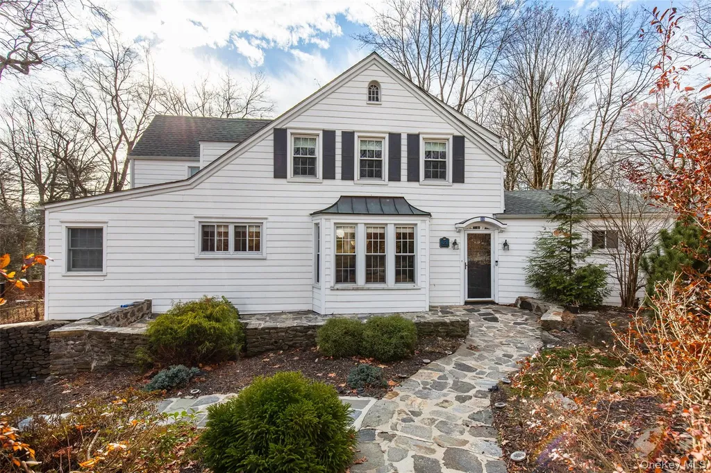 25 Roxbury Road Scarsdale NY 10583