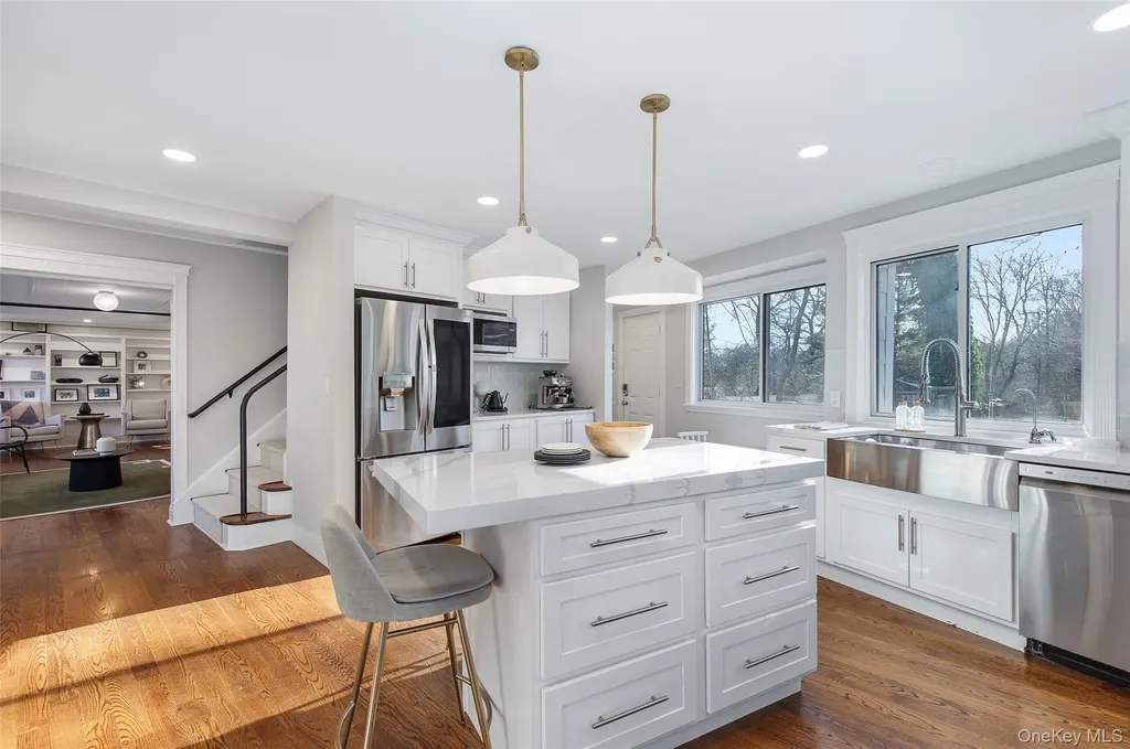 25 Roxbury Road Scarsdale NY 10583