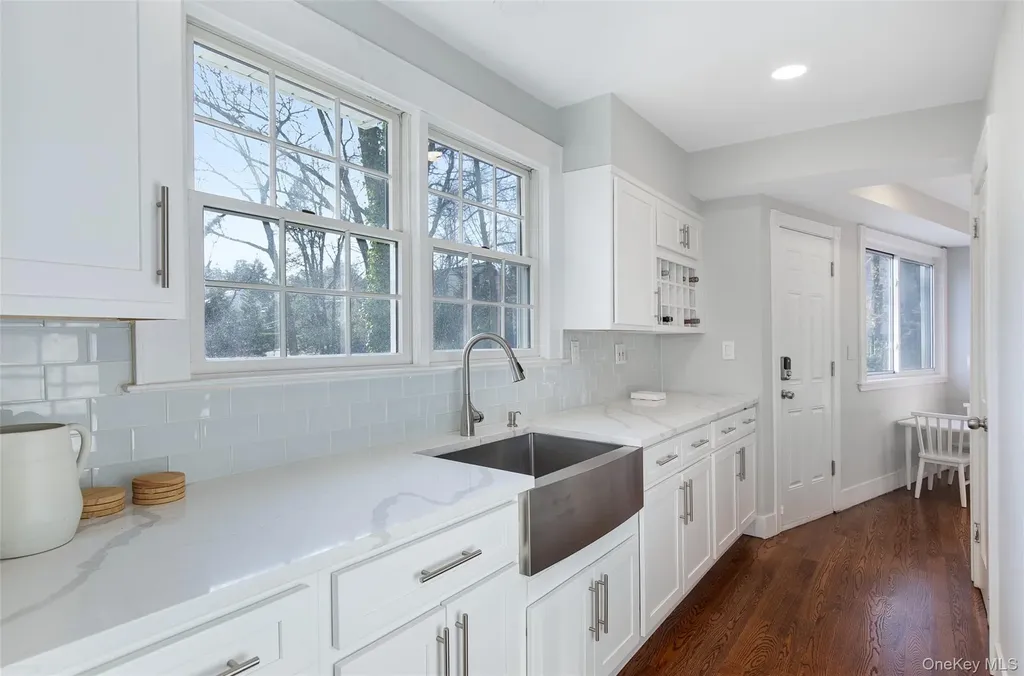 25 Roxbury Road Scarsdale NY 10583
