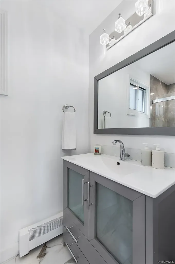 25 Roxbury Road Scarsdale NY 10583