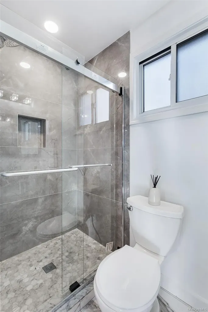 25 Roxbury Road Scarsdale NY 10583