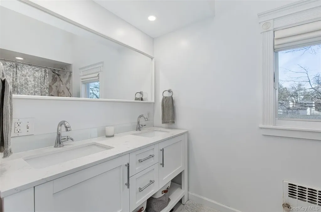 25 Roxbury Road Scarsdale NY 10583
