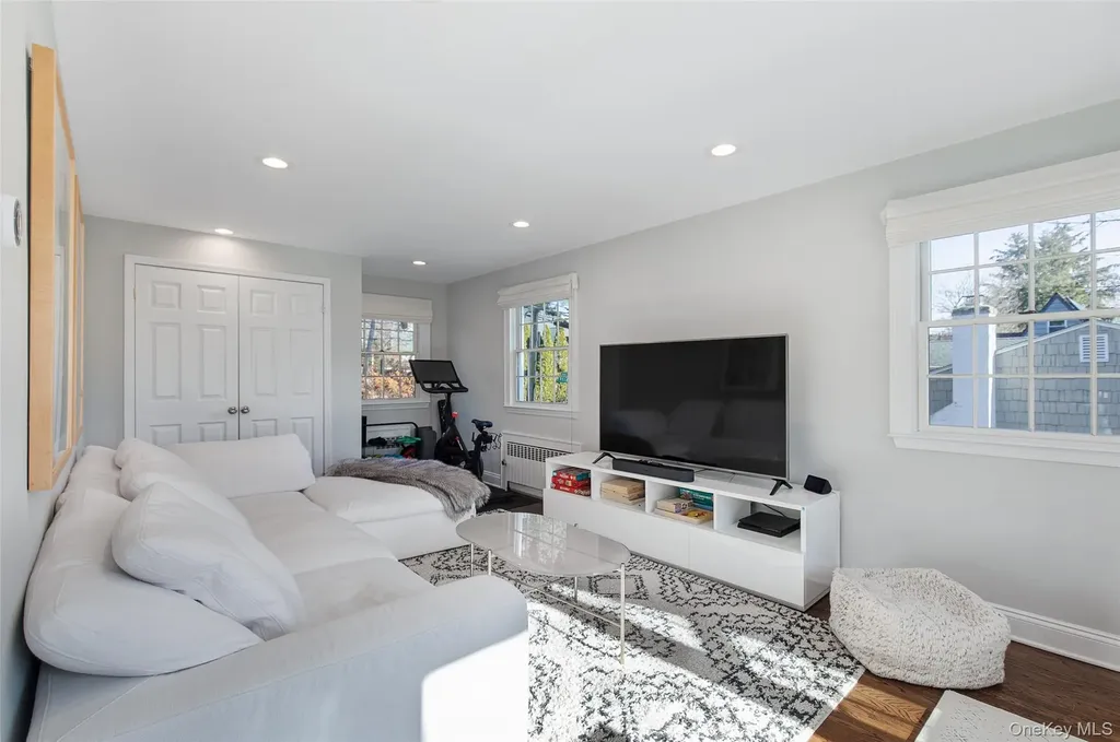 25 Roxbury Road Scarsdale NY 10583