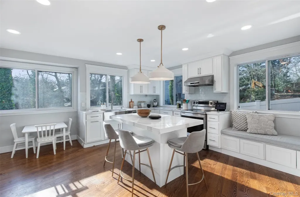 25 Roxbury Road Scarsdale NY 10583