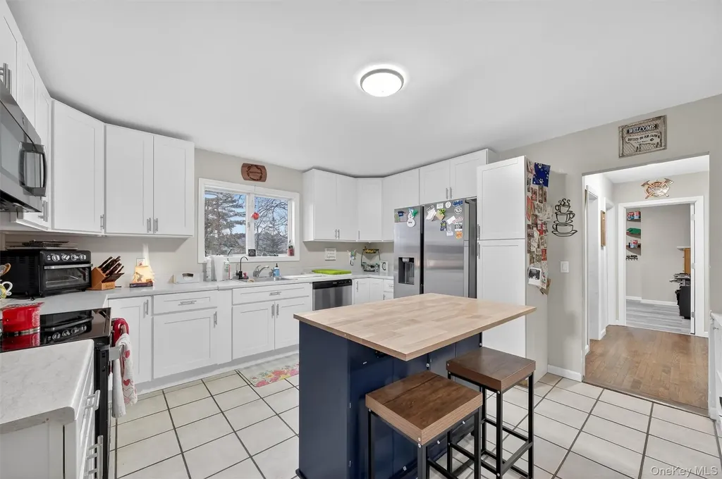 107 Marshall Road Salt Point NY 12578
