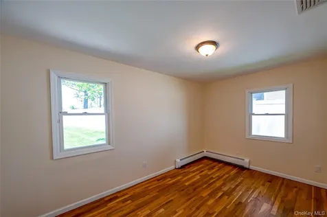 69 Allan Drive East Norwich NY 11732
