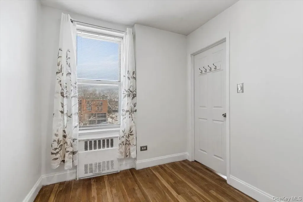 5425 Valles Avenue Bronx NY 10471