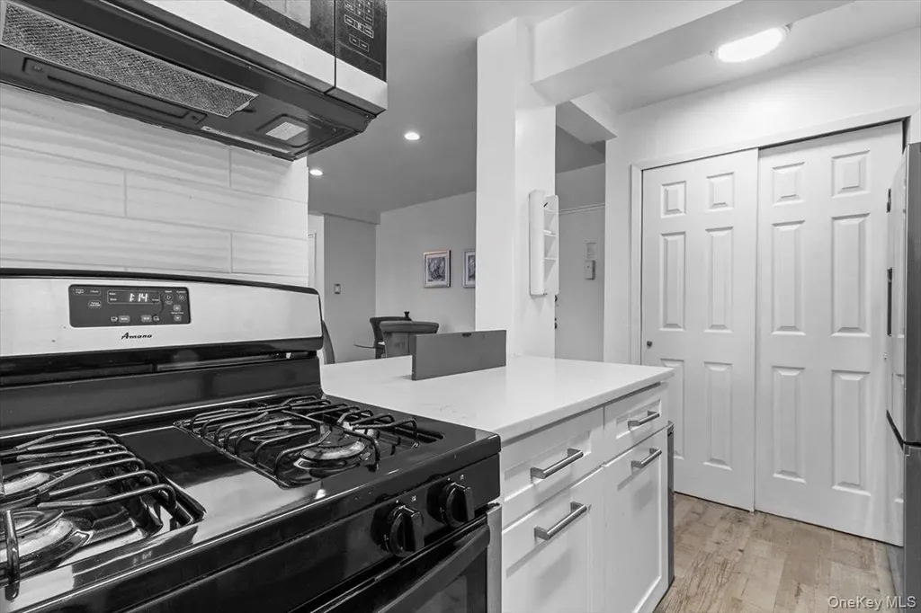 5425 Valles Avenue Bronx NY 10471