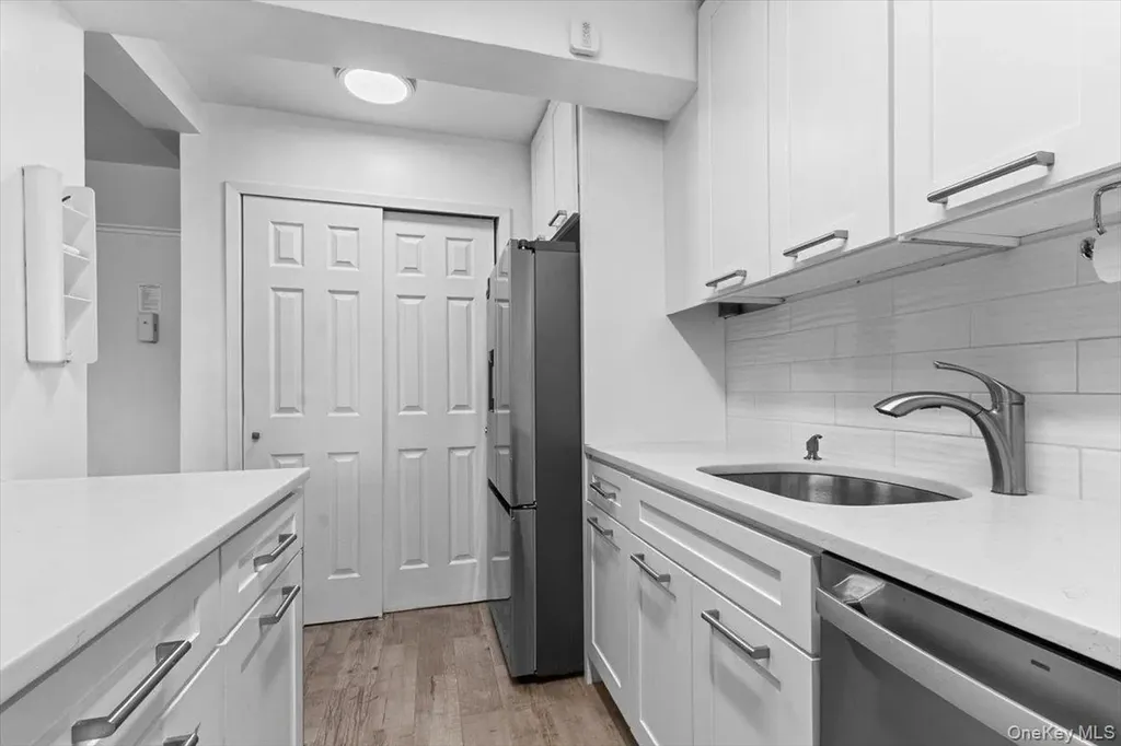 5425 Valles Avenue Bronx NY 10471