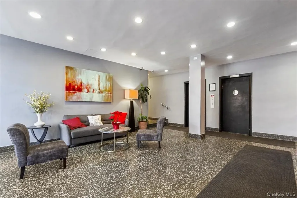 5425 Valles Avenue Bronx NY 10471