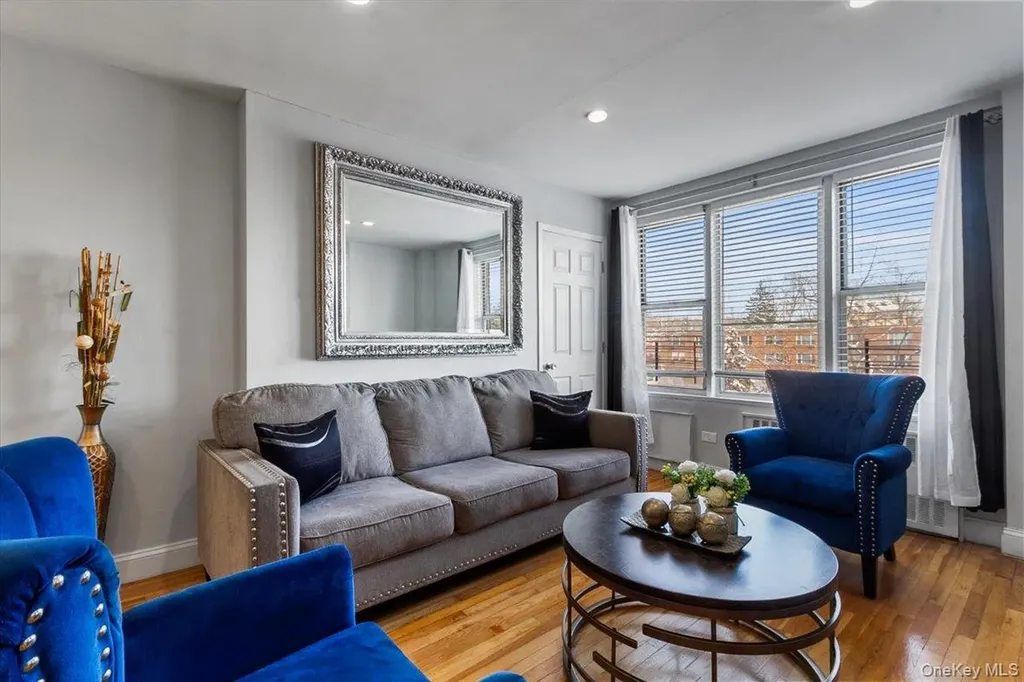5425 Valles Avenue Bronx NY 10471