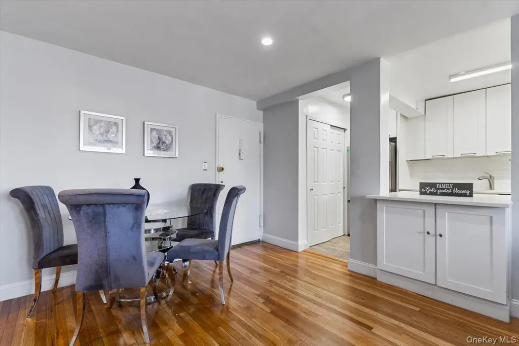 5425 Valles Avenue Bronx NY 10471