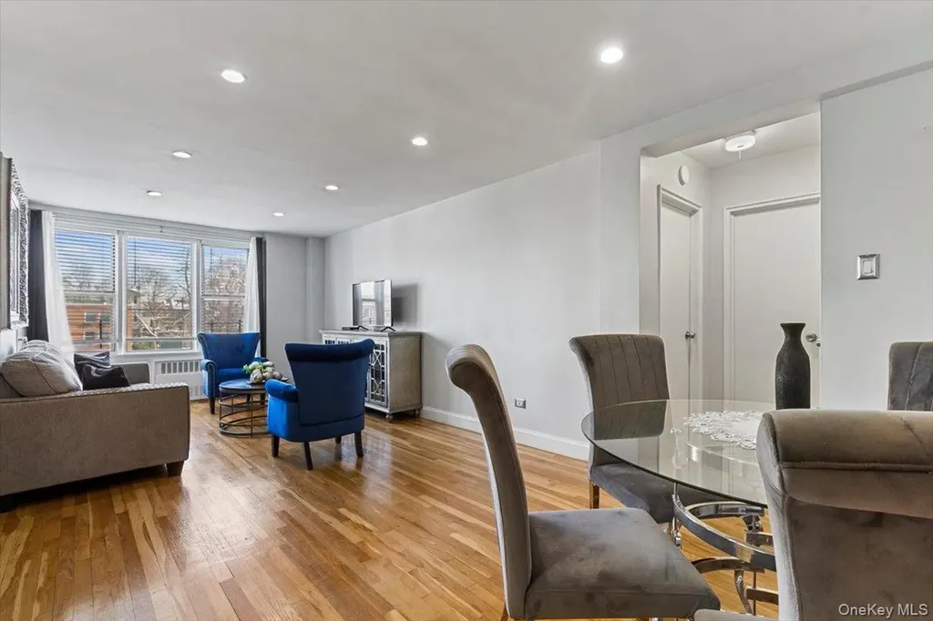 5425 Valles Avenue Bronx NY 10471