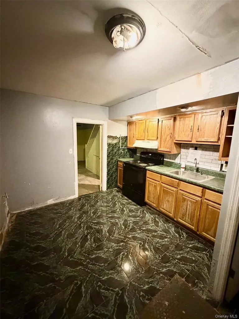 4589 Kings Highway Brooklyn NY 11234