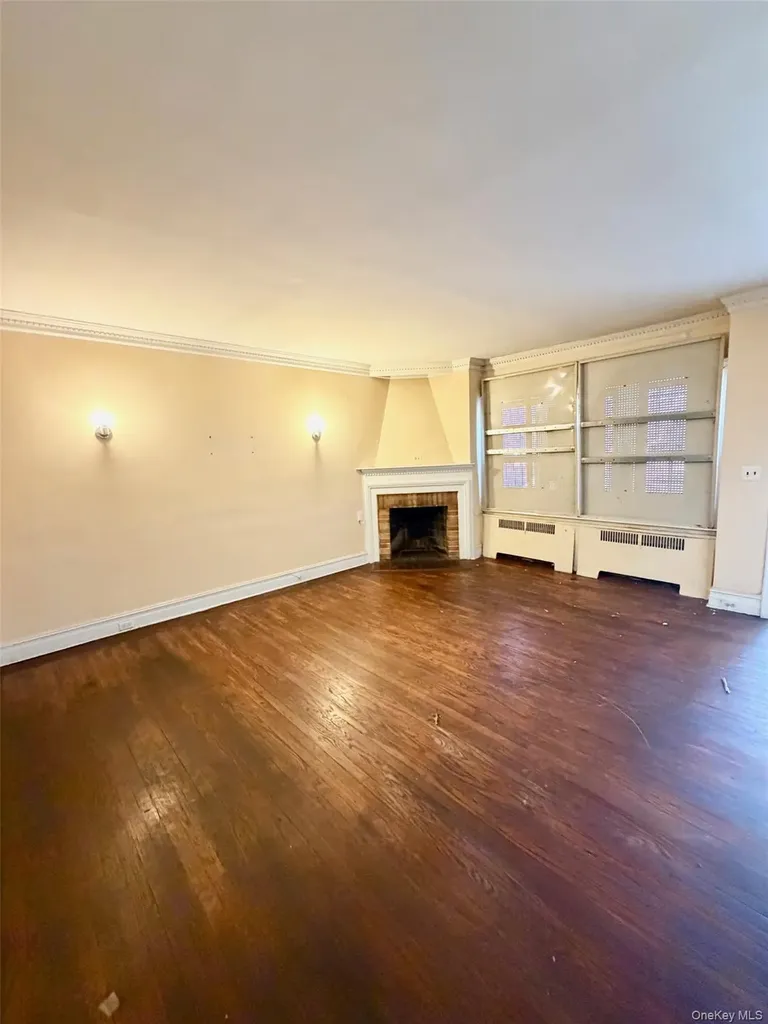 4589 Kings Highway Brooklyn NY 11234