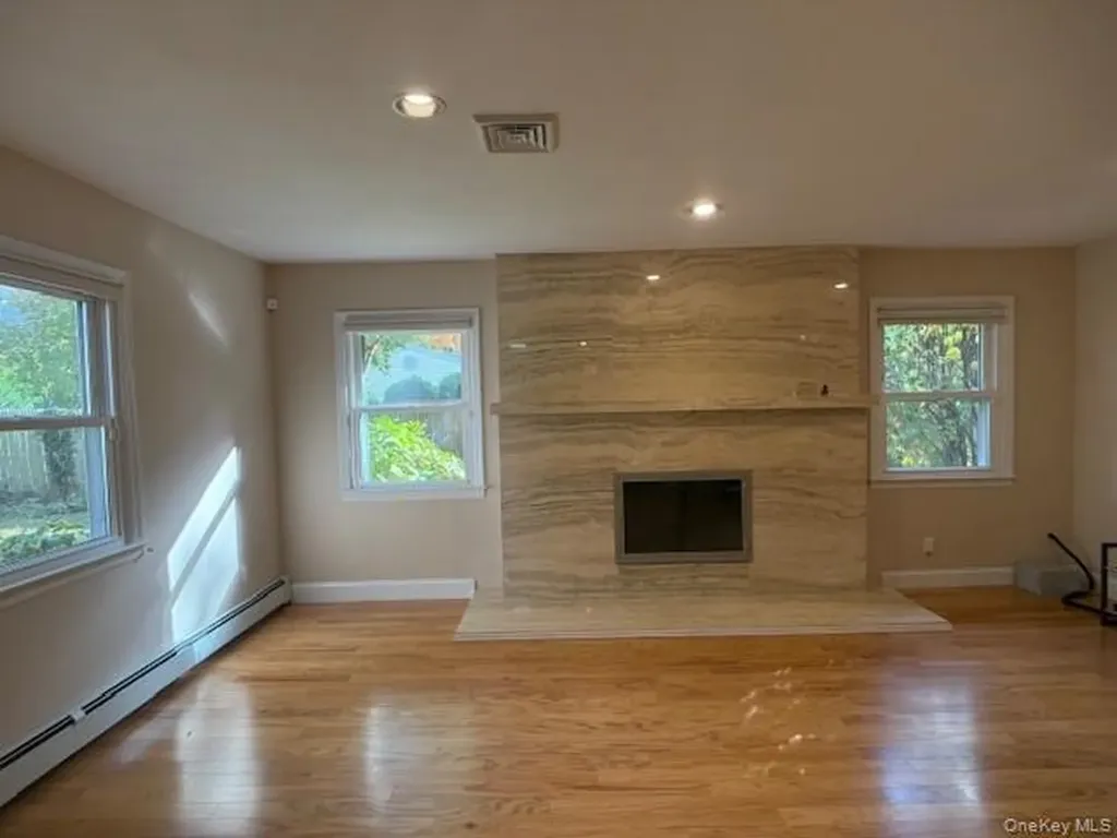 3 Seward Lane Stony Brook NY 11790