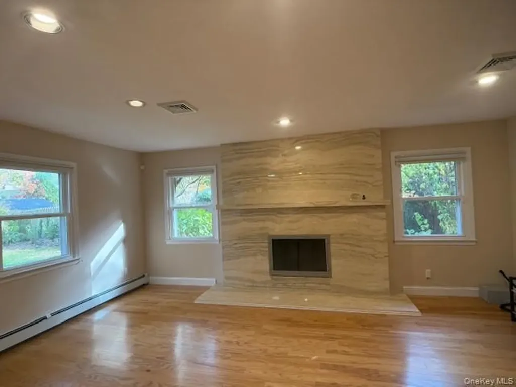 3 Seward Lane Stony Brook NY 11790