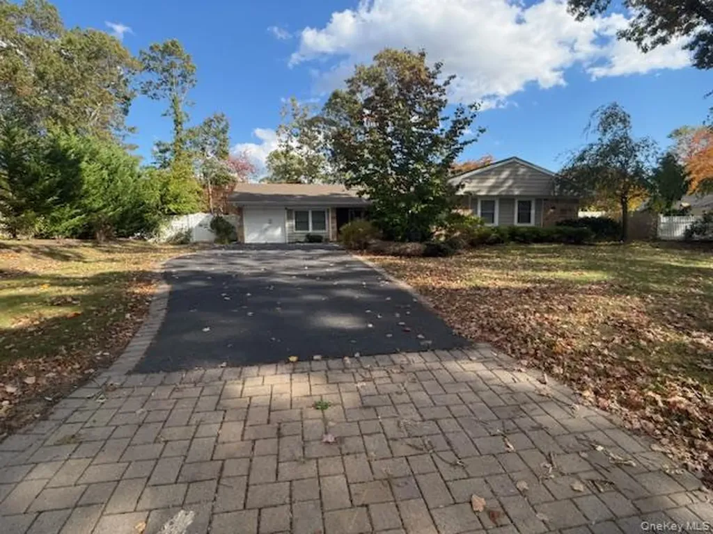 3 Seward Lane Stony Brook NY 11790