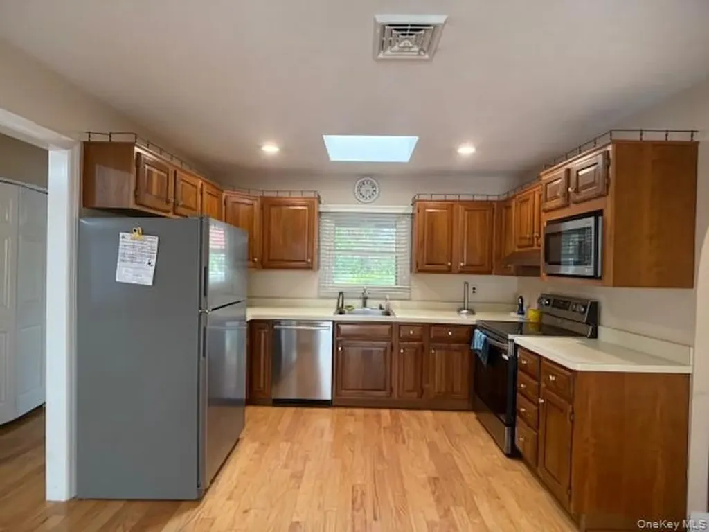 3 Seward Lane Stony Brook NY 11790