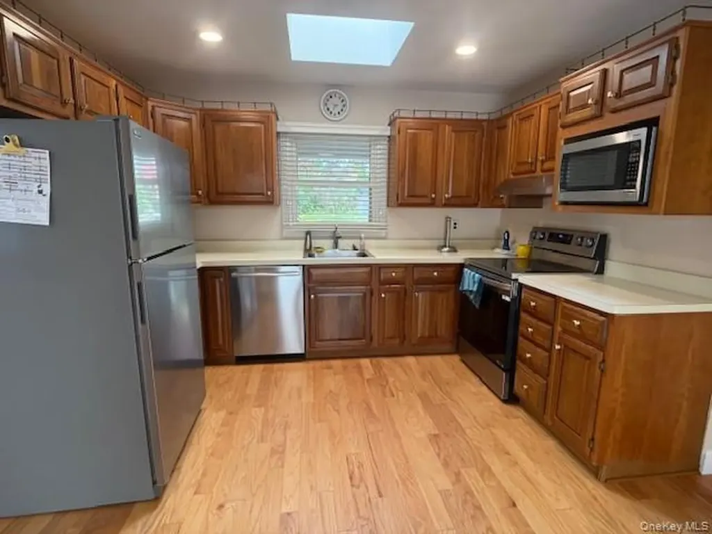 3 Seward Lane Stony Brook NY 11790