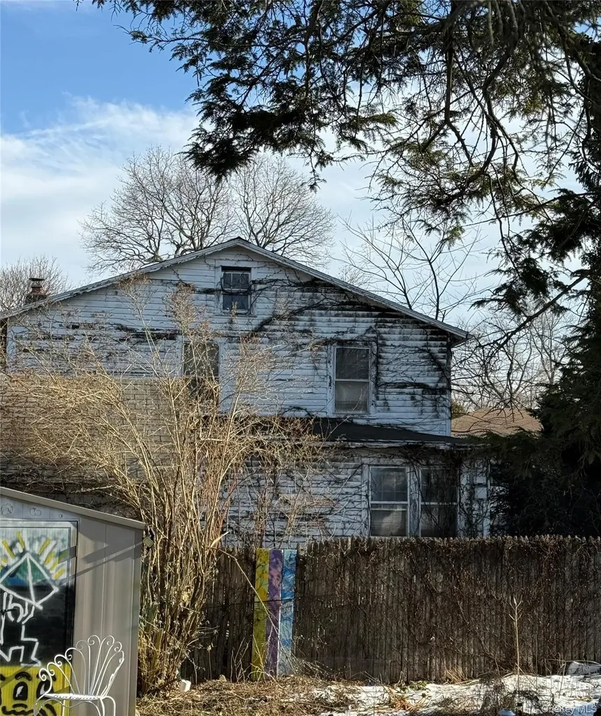 523 Cedar Street West Hempstead NY 11552