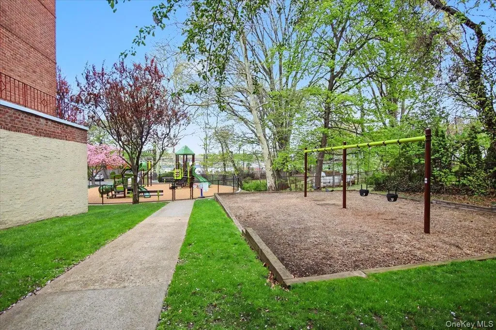 329 Palmer Terrace Mamaroneck NY 10543