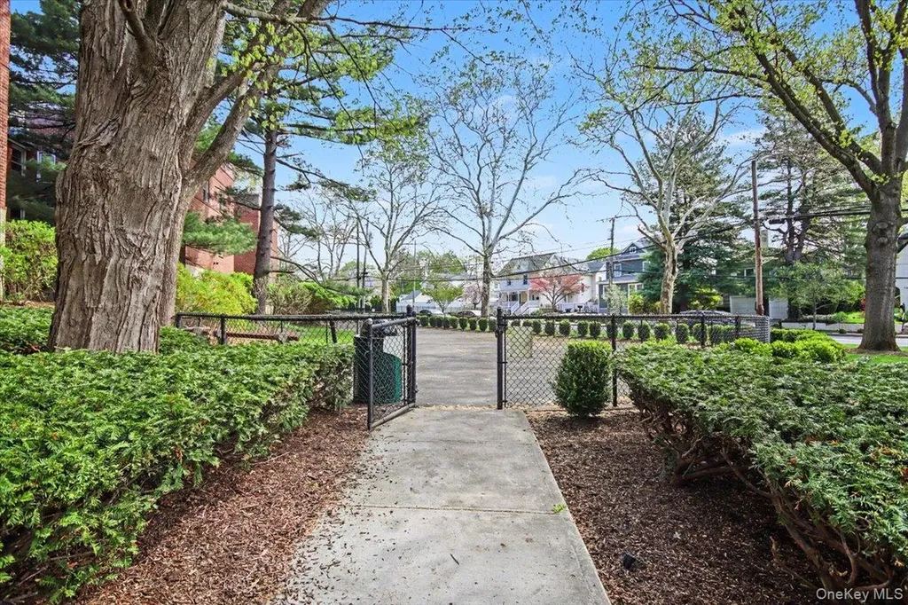 329 Palmer Terrace Mamaroneck NY 10543