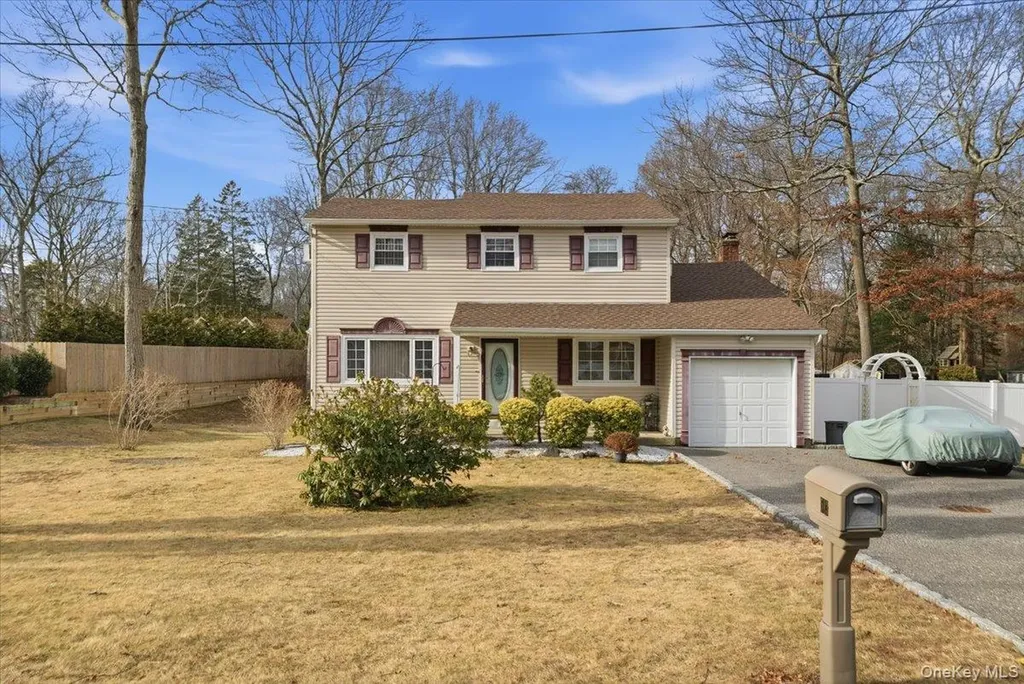513 Starlight Drive Shirley NY 11967