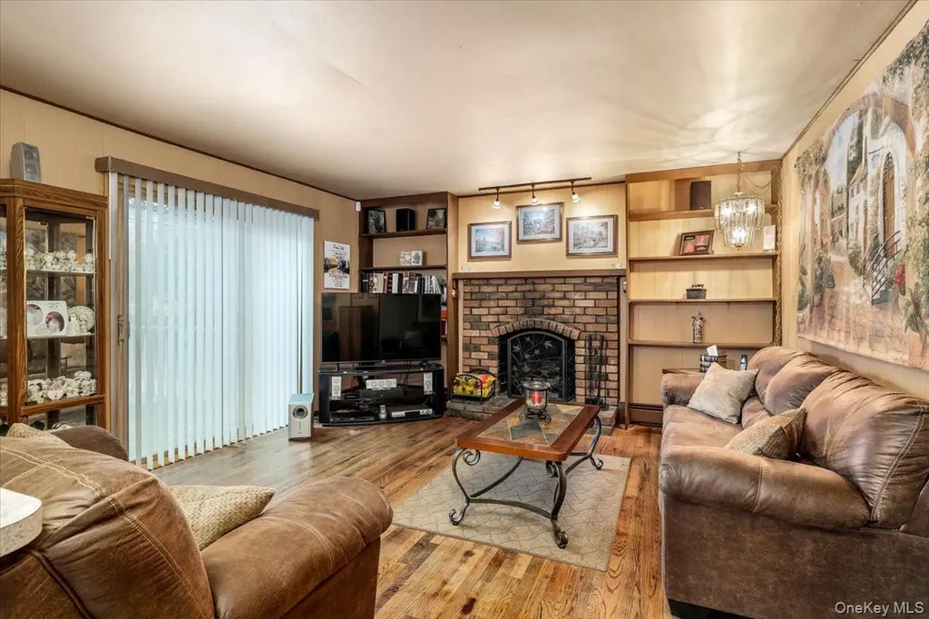 513 Starlight Drive Shirley NY 11967
