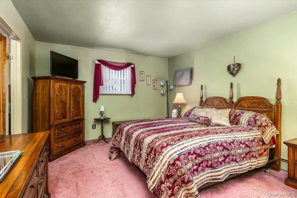 513 Starlight Drive Shirley NY 11967