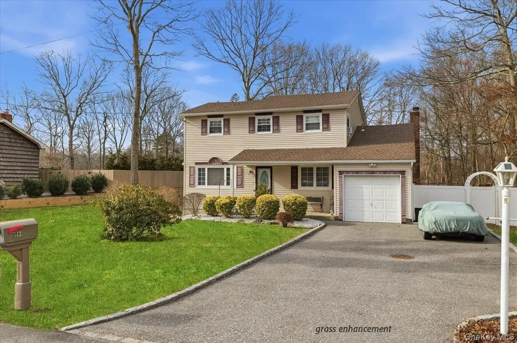 513 Starlight Drive Shirley NY 11967