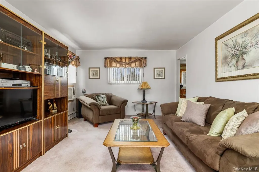 513 Starlight Drive Shirley NY 11967