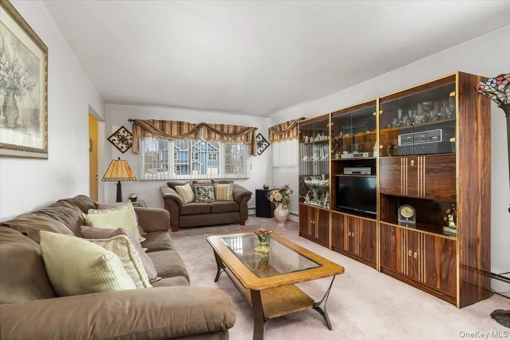 513 Starlight Drive Shirley NY 11967