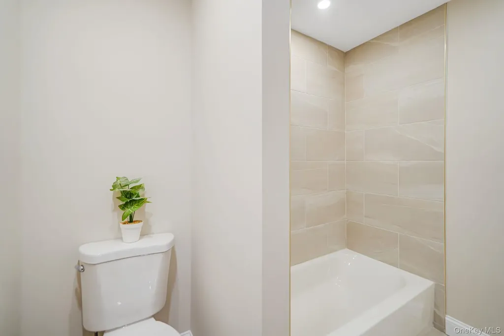 212 Babylon Turnpike Merrick NY 11566