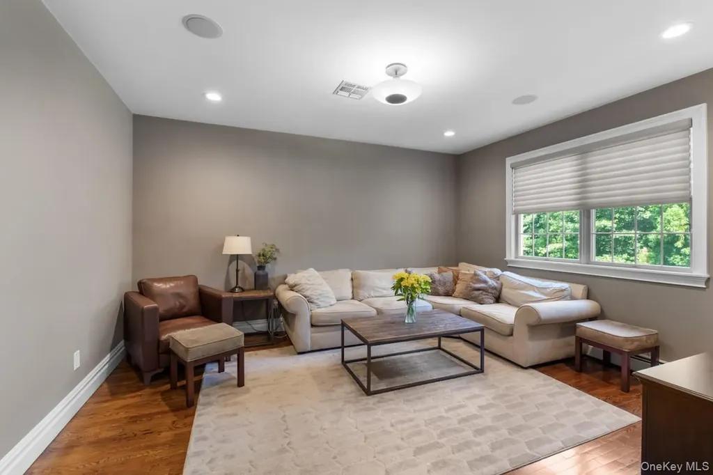 9 Ronwood Road Chestnut Ridge NY 10977
