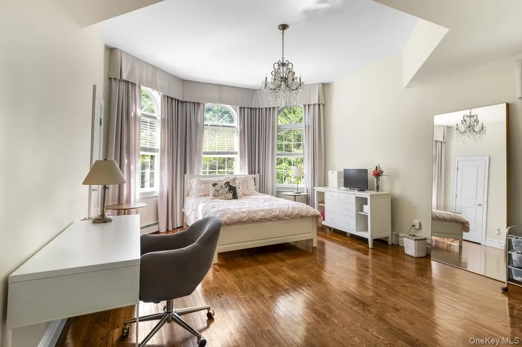 9 Ronwood Road Chestnut Ridge NY 10977