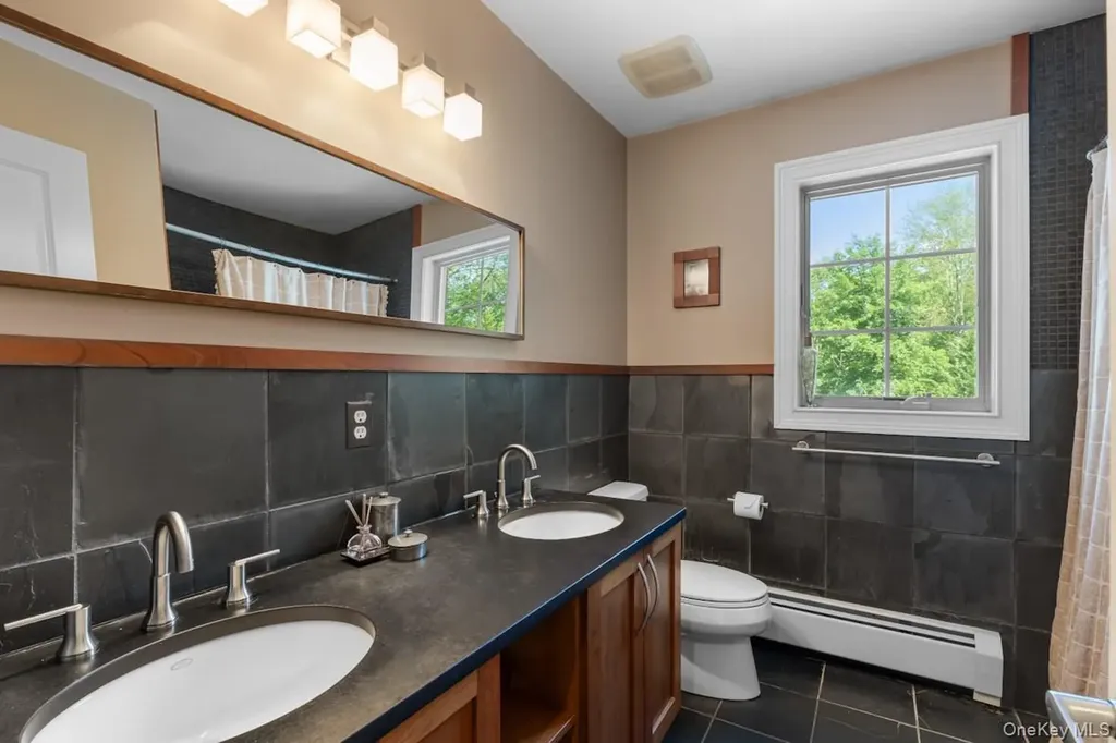 9 Ronwood Road Chestnut Ridge NY 10977