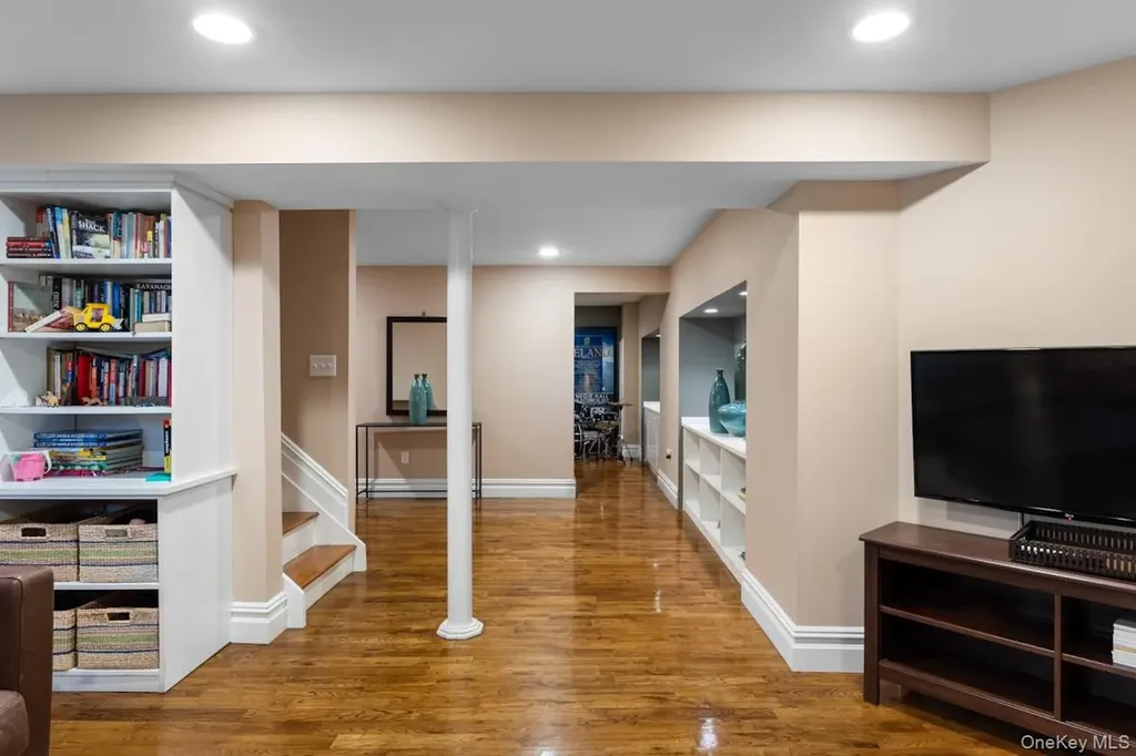 9 Ronwood Road Chestnut Ridge NY 10977