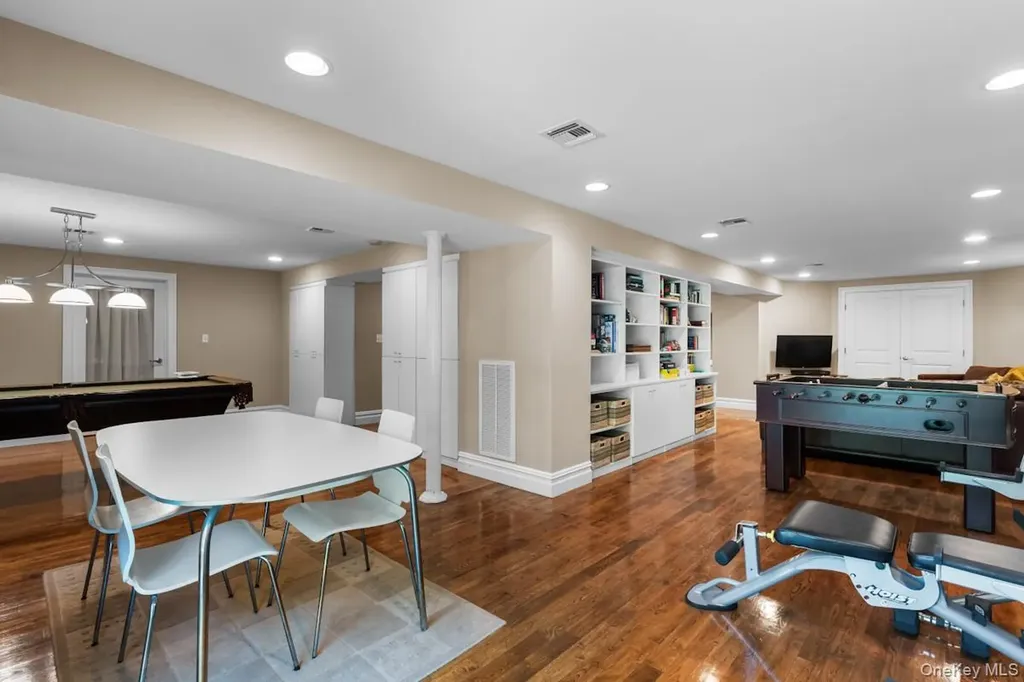 9 Ronwood Road Chestnut Ridge NY 10977