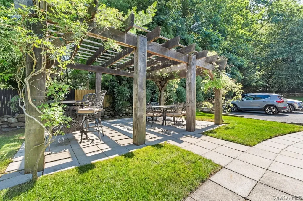 9 Ronwood Road Chestnut Ridge NY 10977