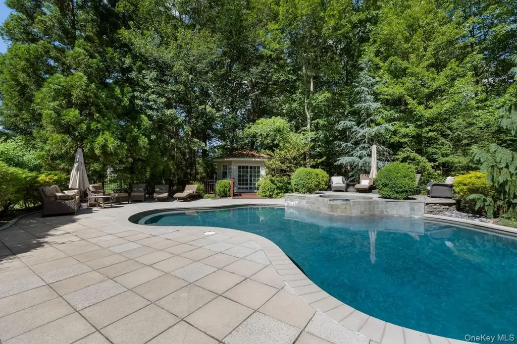 9 Ronwood Road Chestnut Ridge NY 10977