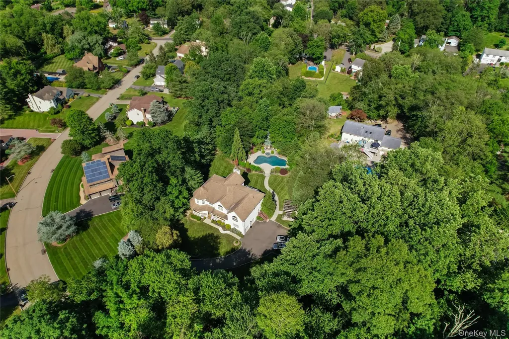 9 Ronwood Road Chestnut Ridge NY 10977