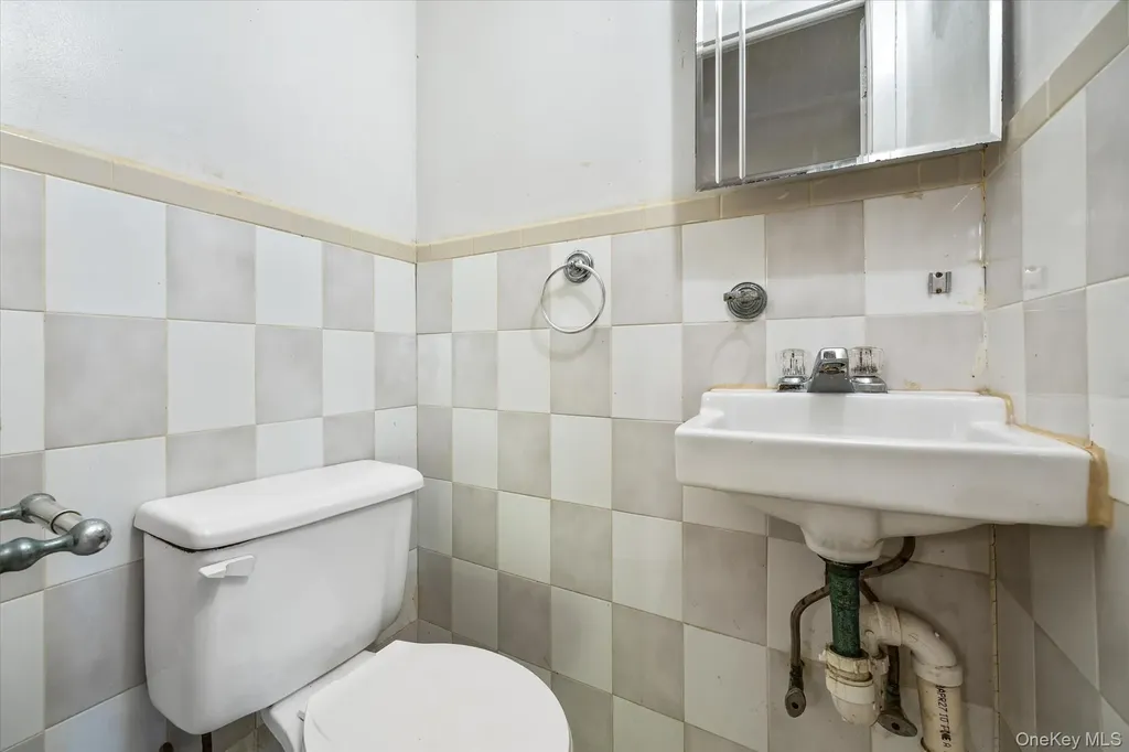1537 144th Street Whitestone NY 11357