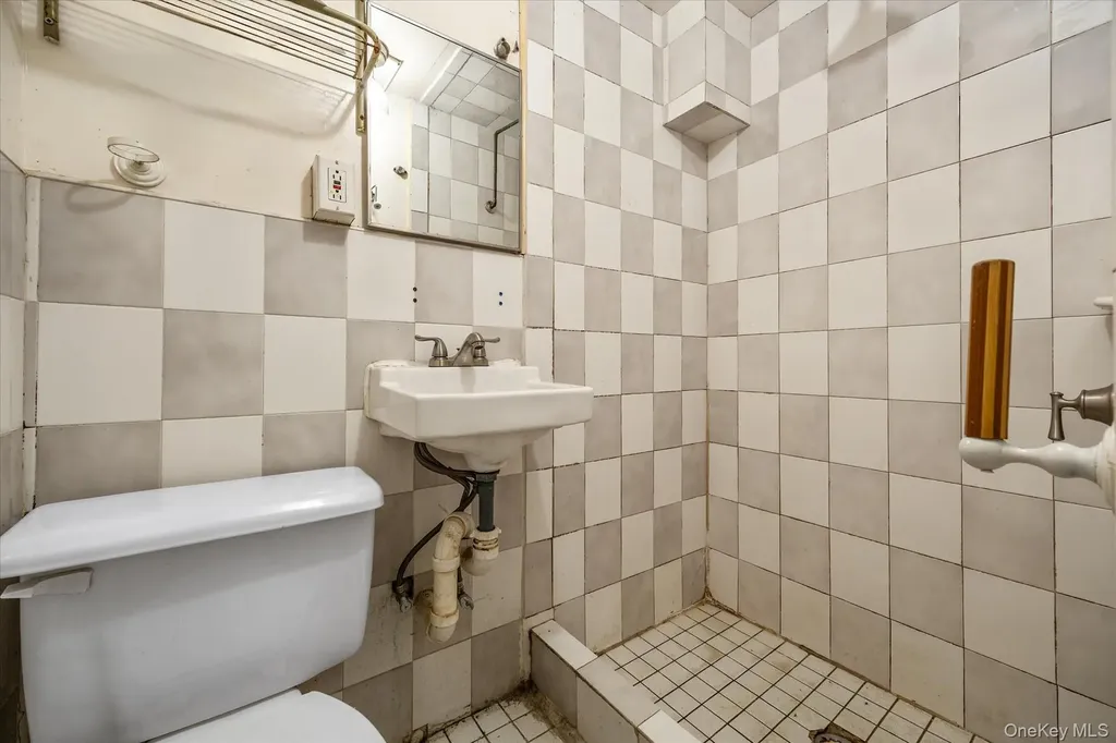 1537 144th Street Whitestone NY 11357
