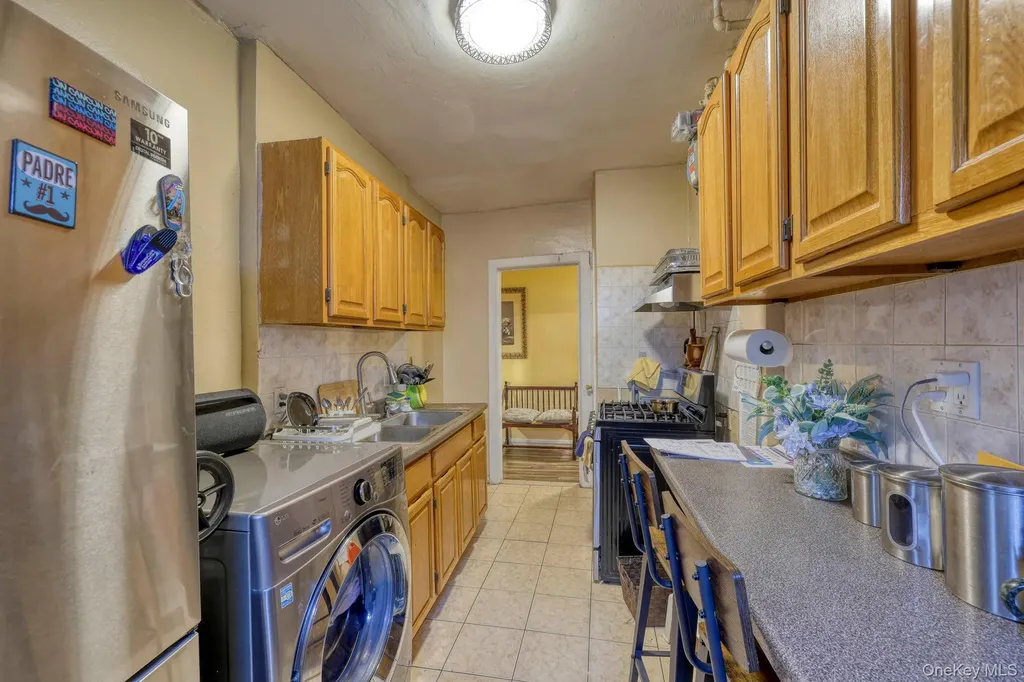1372 Shakespear Avenue Bronx NY 10452