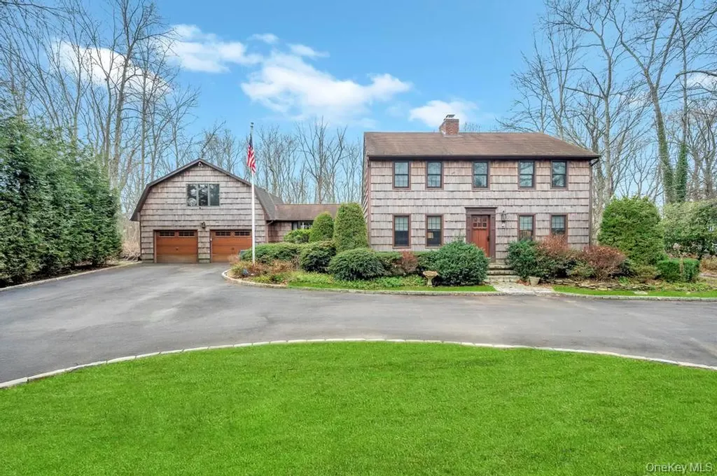 807 Union Avenue Riverhead NY 11901