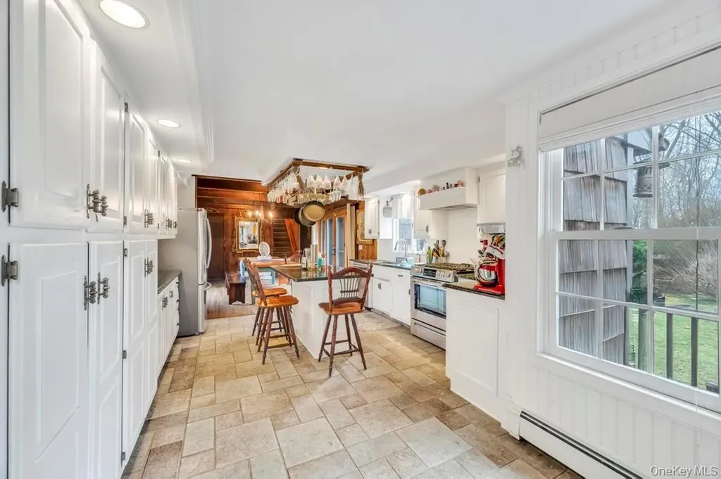 807 Union Avenue Riverhead NY 11901