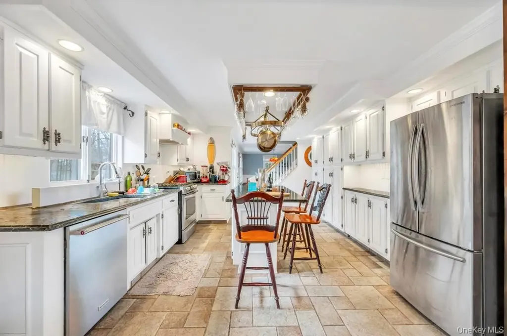 807 Union Avenue Riverhead NY 11901