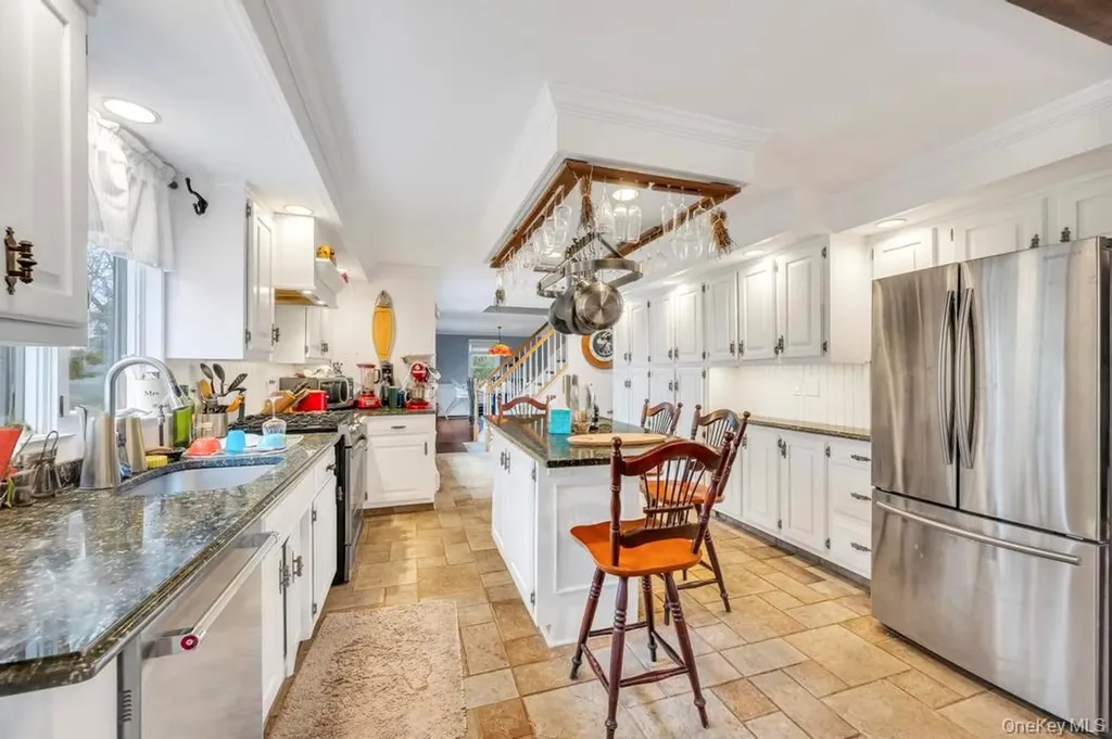 807 Union Avenue Riverhead NY 11901