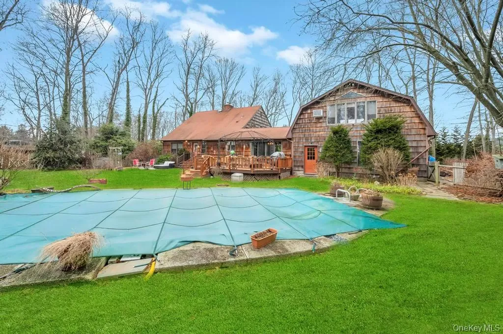 807 Union Avenue Riverhead NY 11901